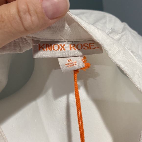 Woman’s Knox rose top - Picture 7 of 8